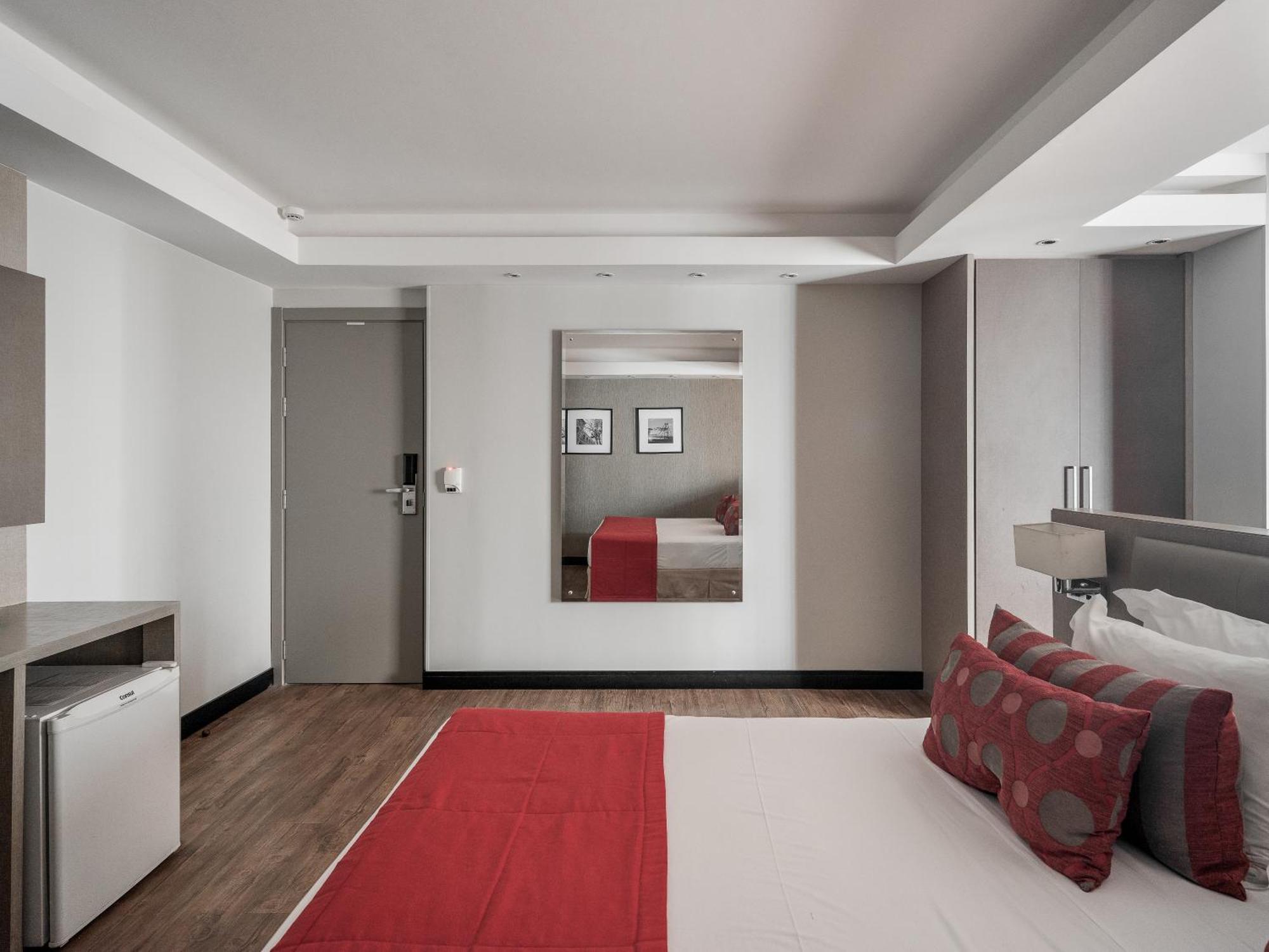 Premium Suite Triple double bed